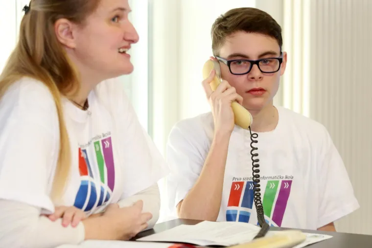 Učenici zagrebačke informatičke &scaron;kole uživo razgovarali s astronautom Scottom Tingleom