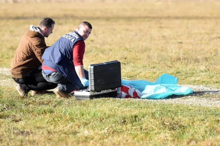 Na polju u Ksajpi pronađen le&scaron; nepoznate osobe