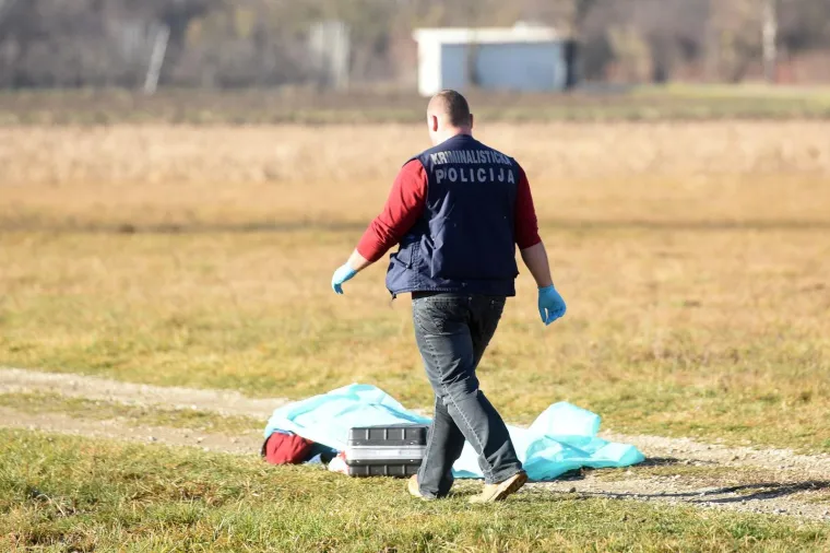 Na polju u Ksajpi pronađen le&scaron; nepoznate osobe