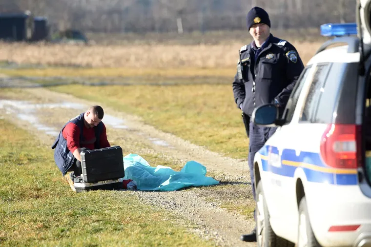 Na polju u Ksajpi pronađen le&scaron; nepoznate osobe
