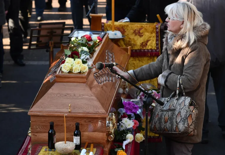 Beograd: Obitelj, prijatelji i sugrađani opra&scaron;taju se od Olivera Ivanovića na Novom groblju