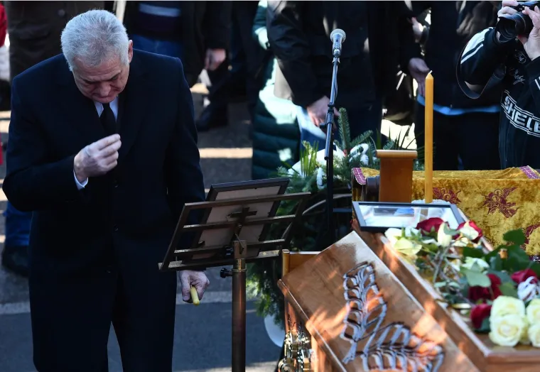 Beograd: Obitelj, prijatelji i sugrađani opra&scaron;taju se od Olivera Ivanovića na Novom groblju