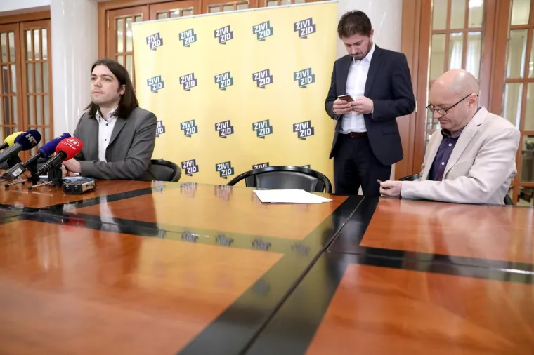 Konferencija za medije Kluba zastupnika Živog zida i SNAGA-e