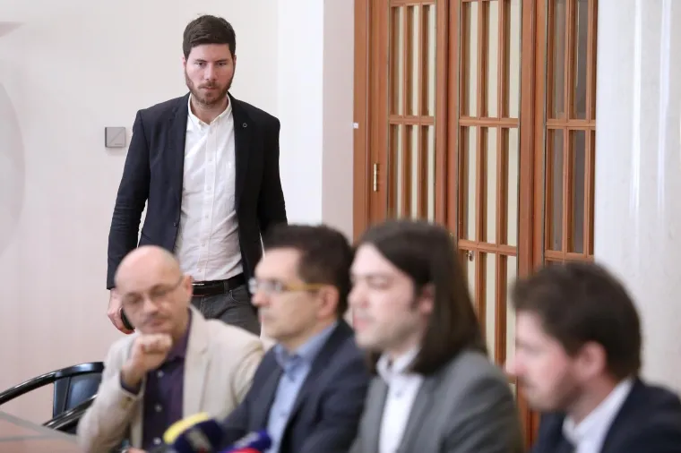 Konferencija za medije Kluba zastupnika Živog zida i SNAGA-e