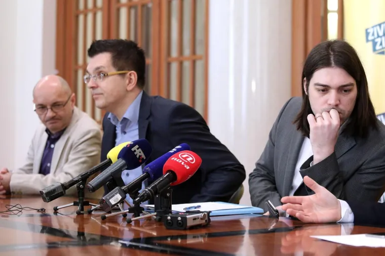 Konferencija za medije Kluba zastupnika Živog zida i SNAGA-e