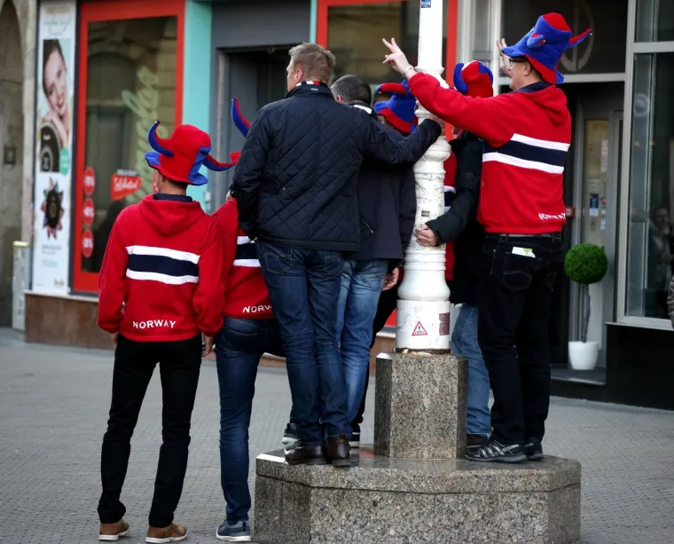 NORVEŽANI OKUPIRALI ARENU ZAGREB: Skandinavci u potpunosti zasjenili nekoliko srpskih navijača