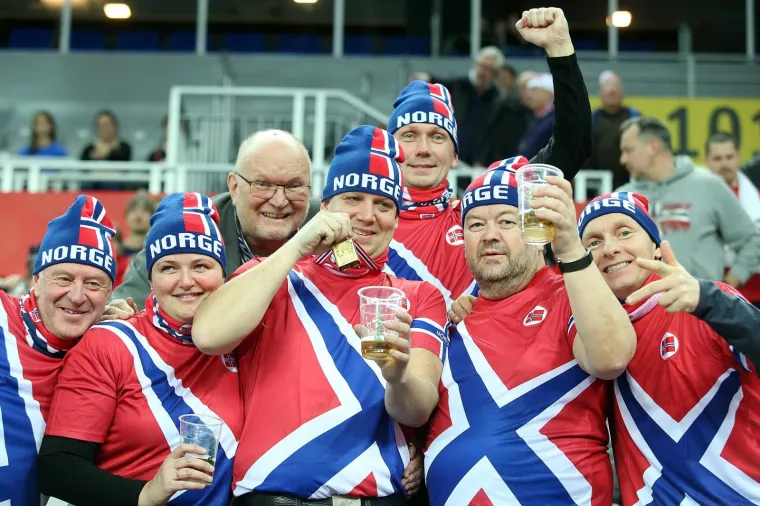 NORVEŽANI OKUPIRALI ARENU ZAGREB: Skandinavci u potpunosti zasjenili nekoliko srpskih navijača