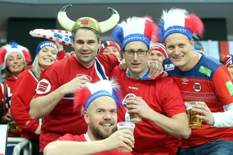 NORVEŽANI OKUPIRALI ARENU ZAGREB: Skandinavci u potpunosti zasjenili nekoliko srpskih navijača