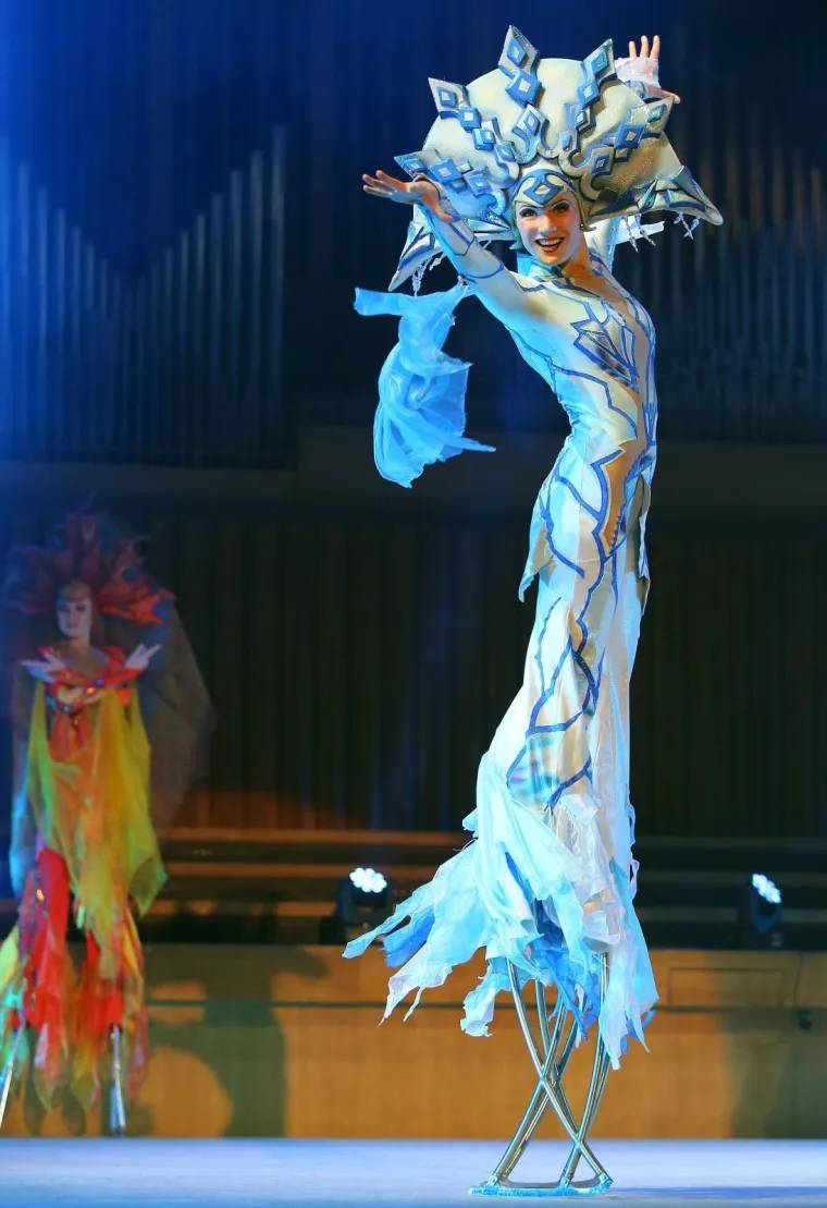 MOSKOVSKI CIRKUS NA LEDU ODUŠEVIO PREPUNI LISINSKI: Rusi spektakularnim akrobacijama oduzimali dah publici