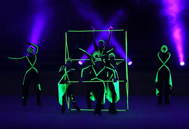 MOSKOVSKI CIRKUS NA LEDU ODU&Scaron;EVIO PREPUNI LISINSKI: Rusi spektakularnim akrobacijama oduzimali dah publici