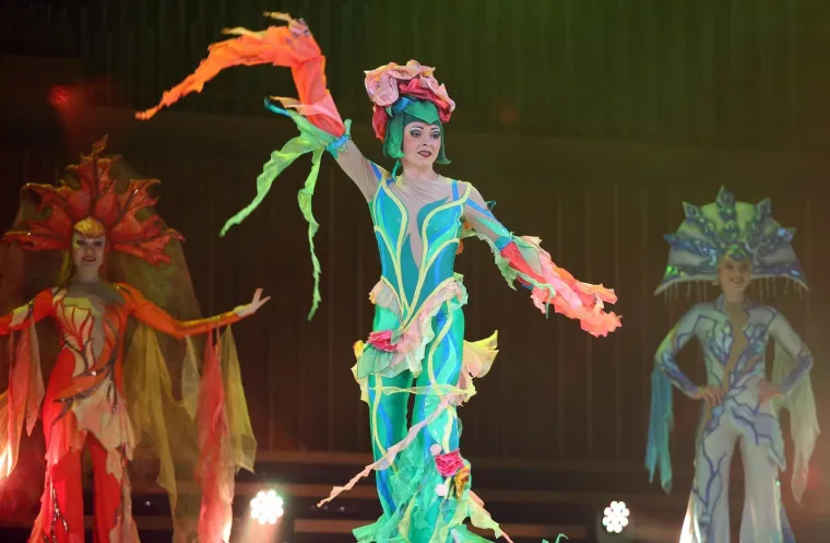 MOSKOVSKI CIRKUS NA LEDU ODU&Scaron;EVIO PREPUNI LISINSKI: Rusi spektakularnim akrobacijama oduzimali dah publici