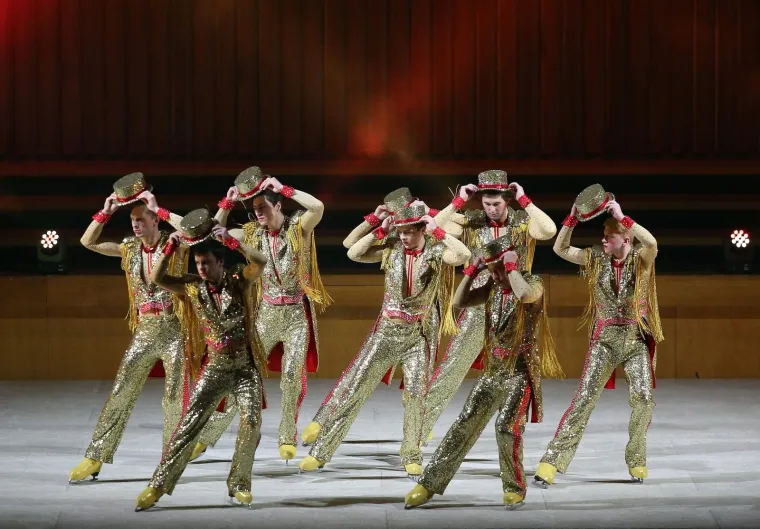 MOSKOVSKI CIRKUS NA LEDU ODU&Scaron;EVIO PREPUNI LISINSKI: Rusi spektakularnim akrobacijama oduzimali dah publici