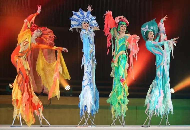 MOSKOVSKI CIRKUS NA LEDU ODU&Scaron;EVIO PREPUNI LISINSKI: Rusi spektakularnim akrobacijama oduzimali dah publici