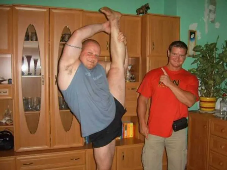 RUSKE DRU&Scaron;TVENE MREŽE PUNE SU SUMNJIVIH LIKOVA I JO&Scaron; SUMNJIVIJIH PONUDA: Slike koje objavljuju stvarno su... posebne