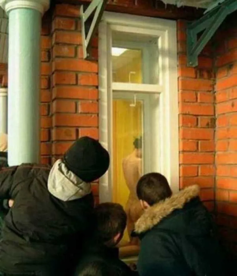 RUSKE DRU&Scaron;TVENE MREŽE PUNE SU SUMNJIVIH LIKOVA I JO&Scaron; SUMNJIVIJIH PONUDA: Slike koje objavljuju stvarno su... posebne