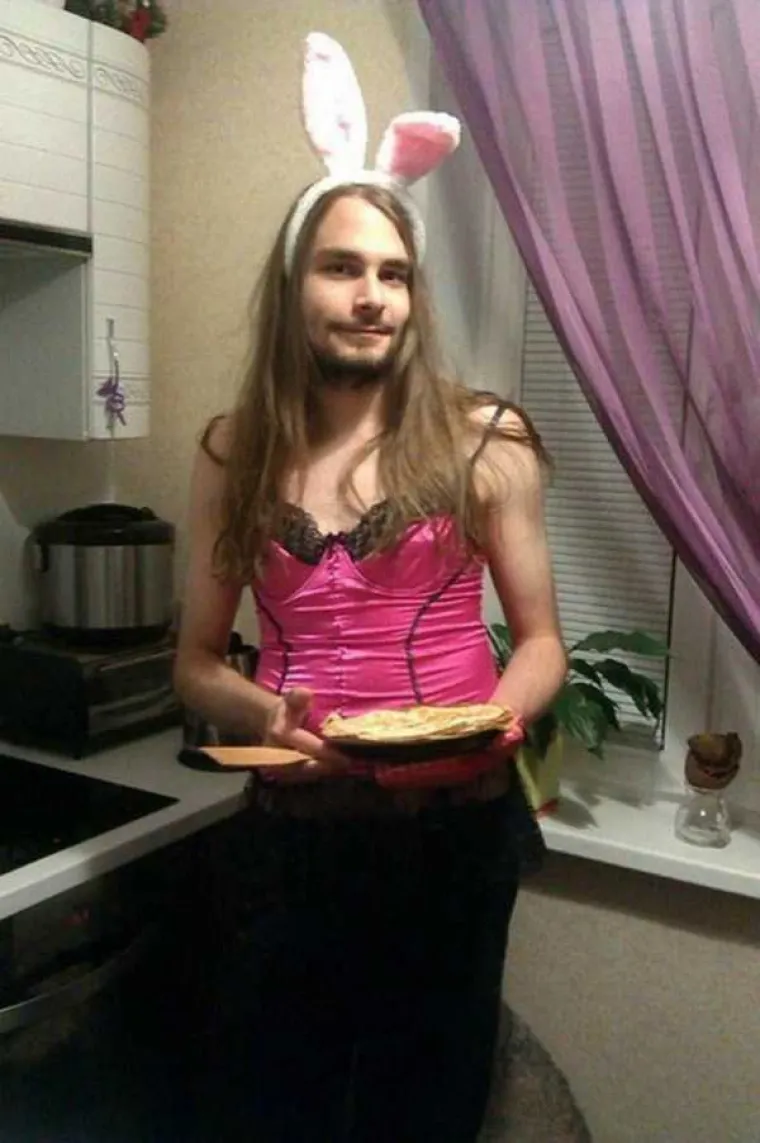 RUSKE DRU&Scaron;TVENE MREŽE PUNE SU SUMNJIVIH LIKOVA I JO&Scaron; SUMNJIVIJIH PONUDA: Slike koje objavljuju stvarno su... posebne