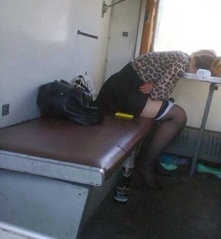 RUSKE DRU&Scaron;TVENE MREŽE PUNE SU SUMNJIVIH LIKOVA I JO&Scaron; SUMNJIVIJIH PONUDA: Slike koje objavljuju stvarno su... posebne