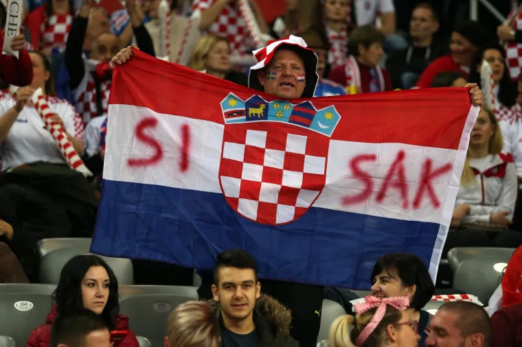 ATMOSFERA U ARENI JE PAKLENA! Uvjerite se, s ovakvim navijačima Hrvatska ne može izgubiti