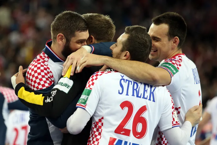 Slavlje hrvatskih rukometa&scaron;a nakon pobjede nad Norve&scaron;kom