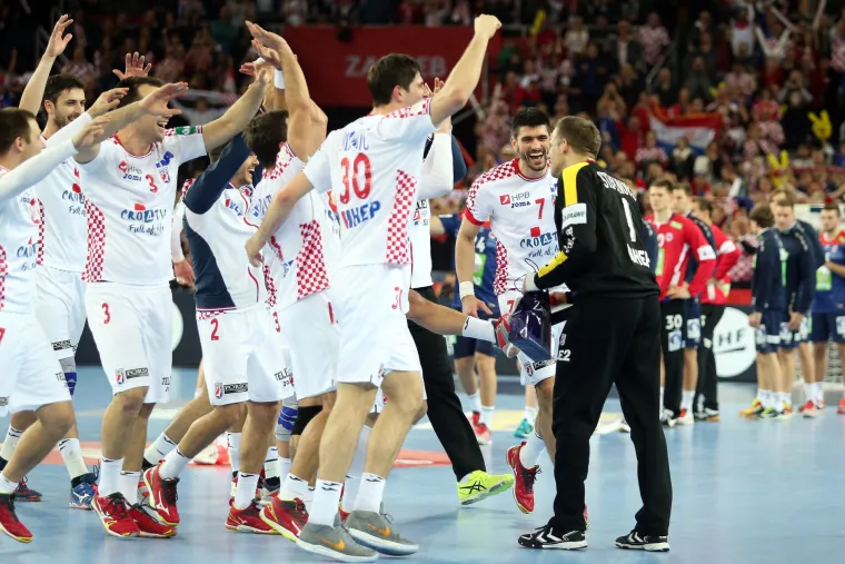 Slavlje hrvatskih rukometa&scaron;a nakon pobjede nad Norve&scaron;kom