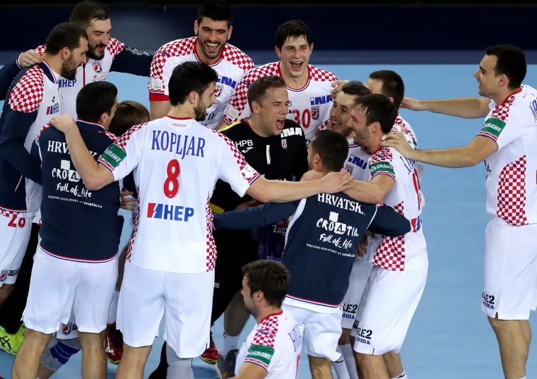 Slavlje hrvatskih rukometa&scaron;a nakon pobjede nad Norve&scaron;kom