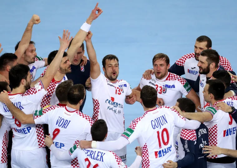 Slavlje hrvatskih rukometa&scaron;a nakon pobjede nad Norve&scaron;kom
