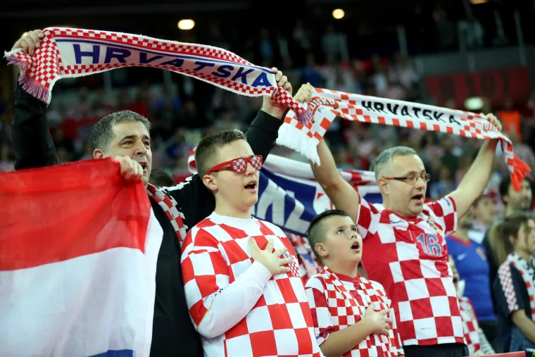 Fantastična atmosfera u Areni: dobro raspoloženi navijači 'nose' na&scaron;e igrače protiv Norve&scaron;ke