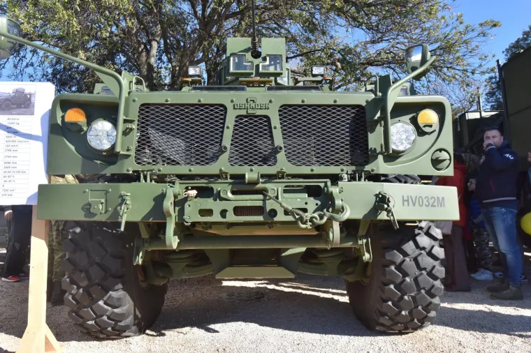 Otvorena izložba vojne opreme, oružja i vozila povodom obljetnice VRO Maslenica