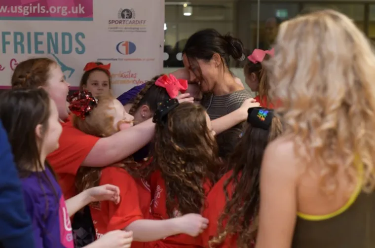 Meghan Markle u Cardiffu se družila s djecom i jo&scaron; jednom pokazala koliko je prirodna i draga