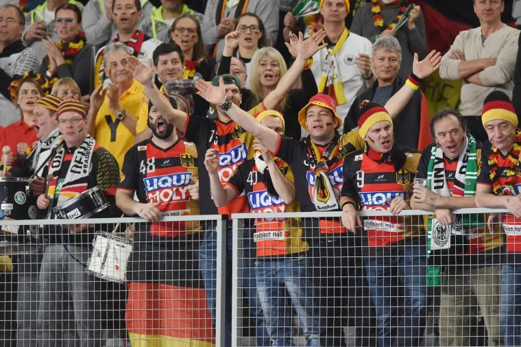 NAVIJAČI(CE) I DANAS DI&Scaron;U ZA SVOJE REPREZENTACIJE: Lijepo je na tribinama na rukometnom Euru