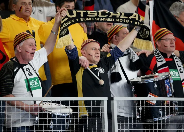 NAVIJAČI(CE) I DANAS DI&Scaron;U ZA SVOJE REPREZENTACIJE: Lijepo je na tribinama na rukometnom Euru