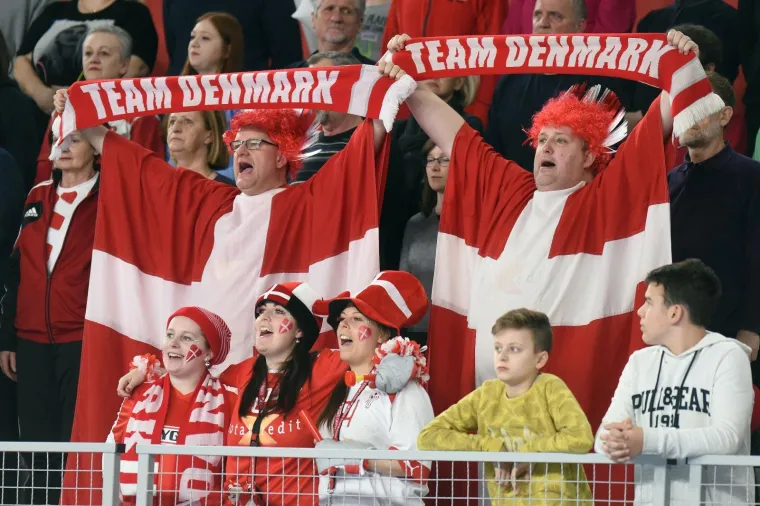 NAVIJAČI(CE) I DANAS DI&Scaron;U ZA SVOJE REPREZENTACIJE: Lijepo je na tribinama na rukometnom Euru