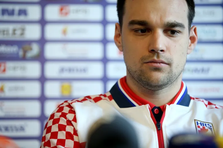 Lino Červar s igračima Marićem i Mamićem obratio se medijima