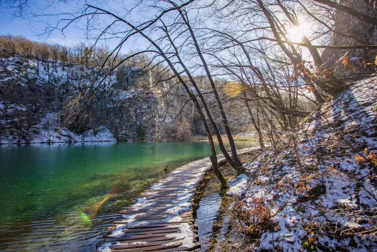 Zimska idila u Nacionalnom parku Plitvička jezera: bajkoviti pejzaži plijene pogled ljepotom