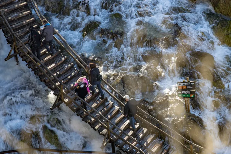 Zimska idila u Nacionalnom parku Plitvička jezera: bajkoviti pejzaži plijene pogled ljepotom