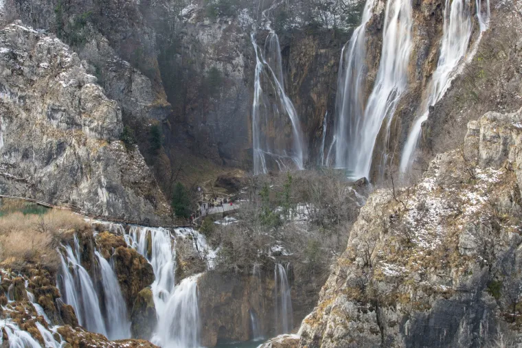 Zimska idila u Nacionalnom parku Plitvička jezera: bajkoviti pejzaži plijene pogled ljepotom