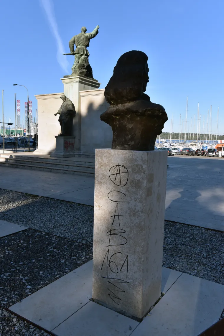 I&scaron;aran spomenik u Titovom parku