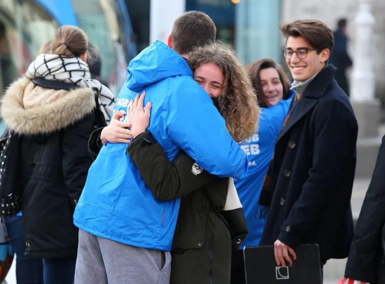 Ragbija&scaron;i grlili prolaznike u sklopu akcije Zagrljaj gradu Lavljeg srca