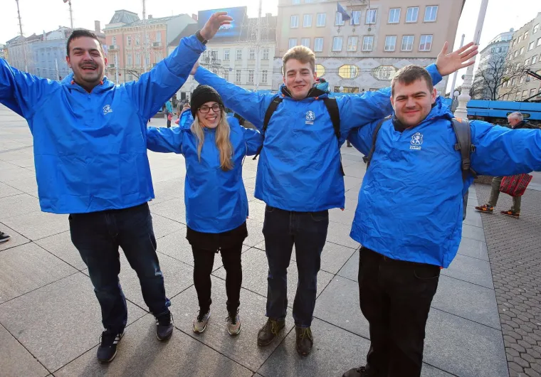 Ragbija&scaron;i grlili prolaznike u sklopu akcije Zagrljaj gradu Lavljeg srca