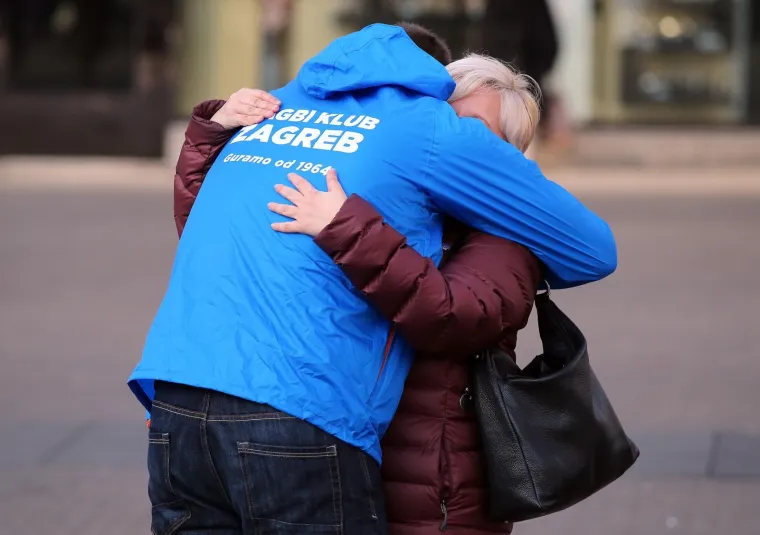 Ragbija&scaron;i grlili prolaznike u sklopu akcije Zagrljaj gradu Lavljeg srca