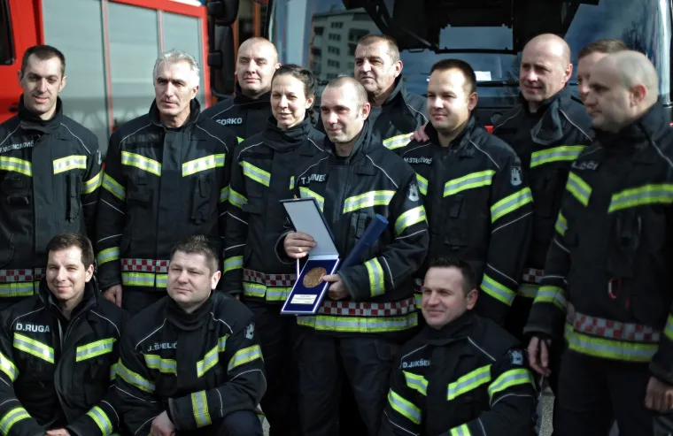 Vatrogascu Kuneku nagrada za plemenito djelo i požrtvovnost: gradonačelnik Bandić uručio mu Medalju Grada Zagreba