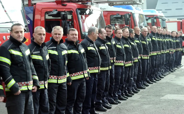 Vatrogascu Kuneku nagrada za plemenito djelo i požrtvovnost: gradonačelnik Bandić uručio mu Medalju Grada Zagreba