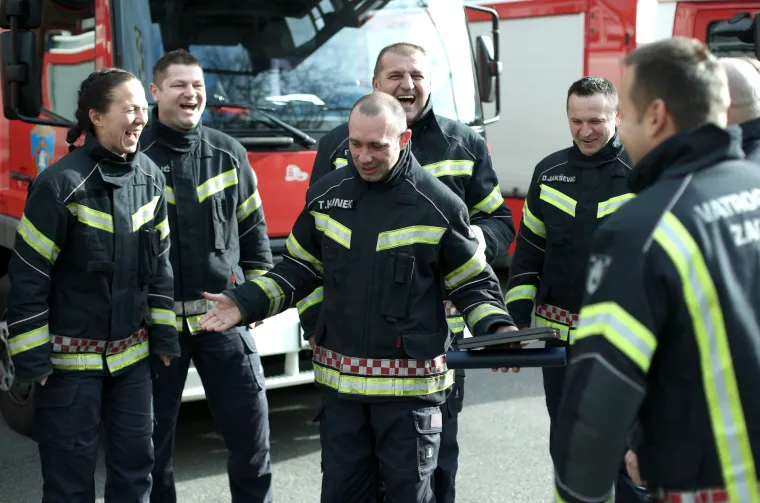 Vatrogascu Kuneku nagrada za plemenito djelo i požrtvovnost: gradonačelnik Bandić uručio mu Medalju Grada Zagreba