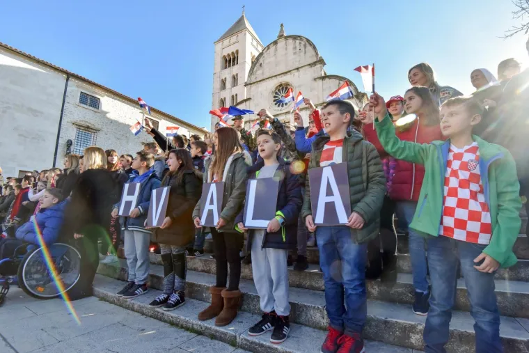 SVEČANI MIMOHOD U ZADRU: Pogledajte kako je obilježena 25. obljetnica VRO Maslenica