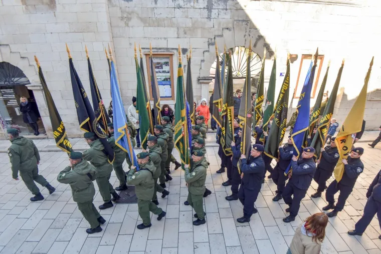 SVEČANI MIMOHOD U ZADRU: Pogledajte kako je obilježena 25. obljetnica VRO Maslenica