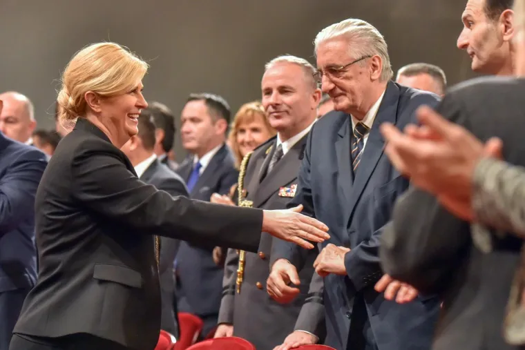 SVEČANI MIMOHOD U ZADRU: Pogledajte kako je obilježena 25. obljetnica VRO Maslenica