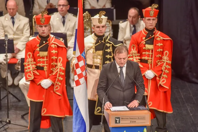 SVEČANI MIMOHOD U ZADRU: Pogledajte kako je obilježena 25. obljetnica VRO Maslenica