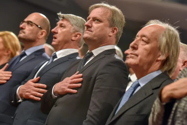 SVEČANI MIMOHOD U ZADRU: Pogledajte kako je obilježena 25. obljetnica VRO Maslenica