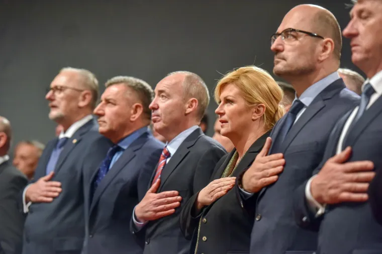 Svečanost obilježavanja 25. obljetnice vojno-redarstvene operacije Maslenica '93 u Hrvatskom narodnom kazali&scaron;tu. Davor Božinović, Ante Gotovina, Damir Krstičević, predsjednica RH Kolinda Grabar-Kitarović, Milijan Brkić.