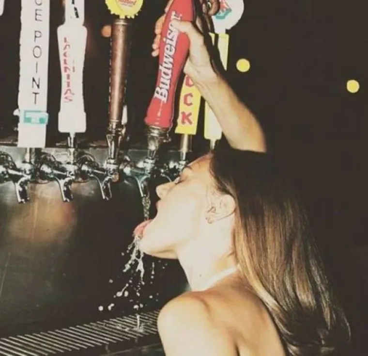 FOTKALE SE ZA NOVE PROFILNE UZ POMOĆ ALKOHOLA: Htjele su lude fotografije pa im se želja i ostvarila